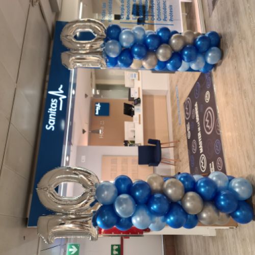 columna globo 10 aniversario sanitas madrid