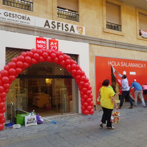 ARCO DE GLOBOS ROJO MINISO SALAMANCA