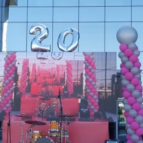 columnas 20 aniversario con globos madrid