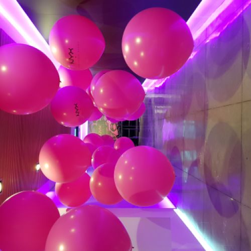 GLOBOS GIGANTES CON HELIO LOREAN NYX MADRID