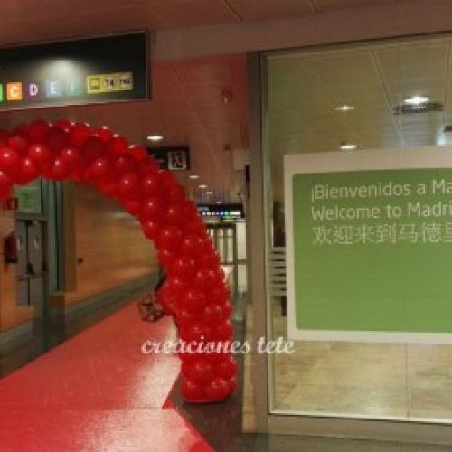 ARCO DE GLOBOS AEROPUERTO MADRID