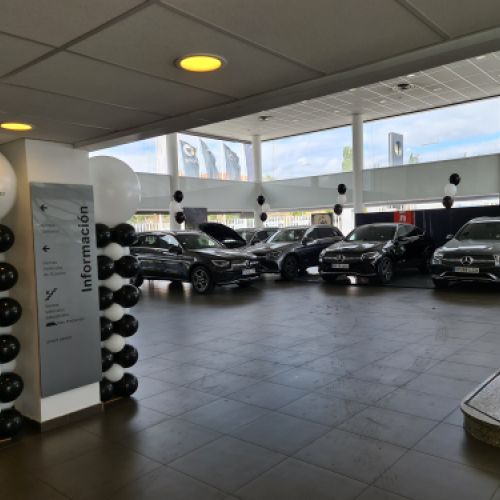 columna globos merceds benz madrid