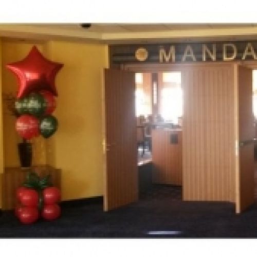 arreglos con globos para navidad